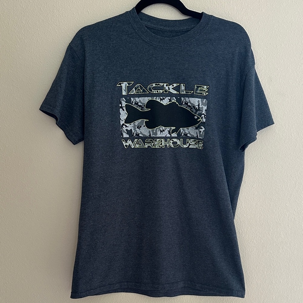 Tackle Warehouse Men's Charcoal Graphic Tee EUC Medium